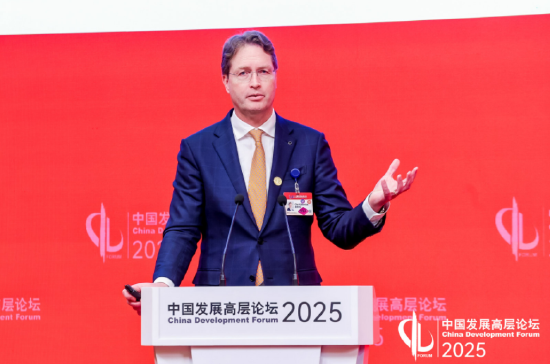 奔驰、宝马全球董事长同框亮相这个重磅会议，继续发力中国市场成共识